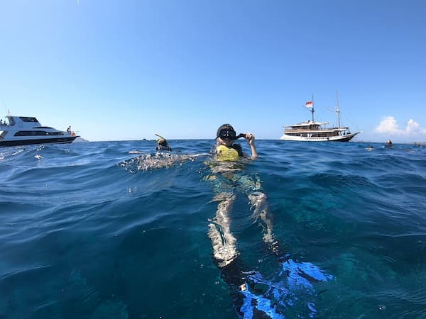 snorkeling at manta ray spot