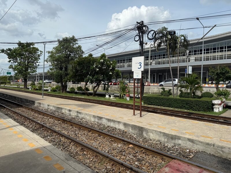 rail No.3 at Bang Sue Junction